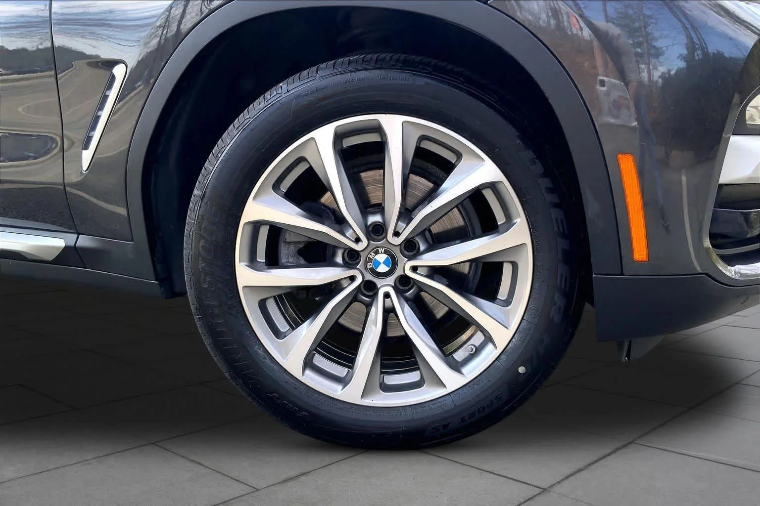 Used 2019 Dark Graphite Metallic BMW xDrive30i image 10