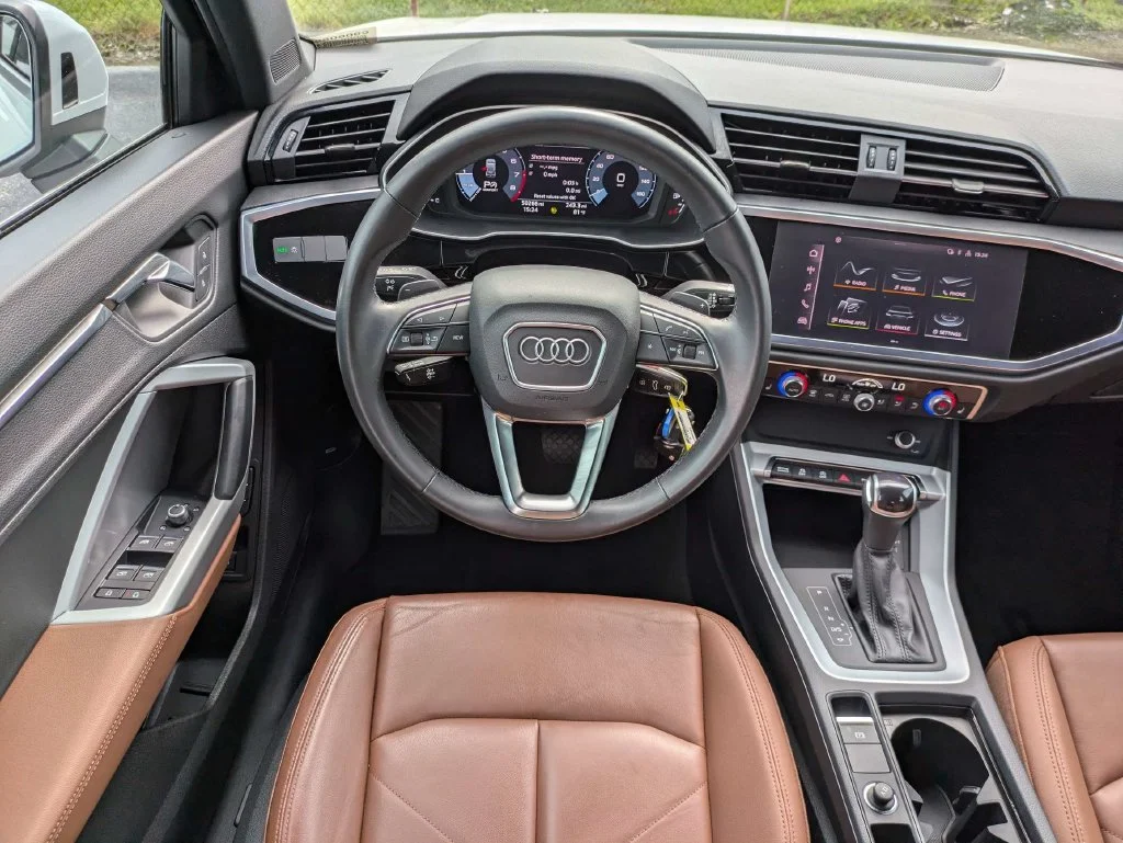 Used 2022  Audi Premium image 16