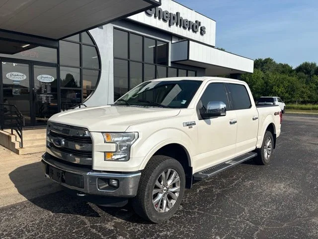 Used 2016  Ford Lariat image 2