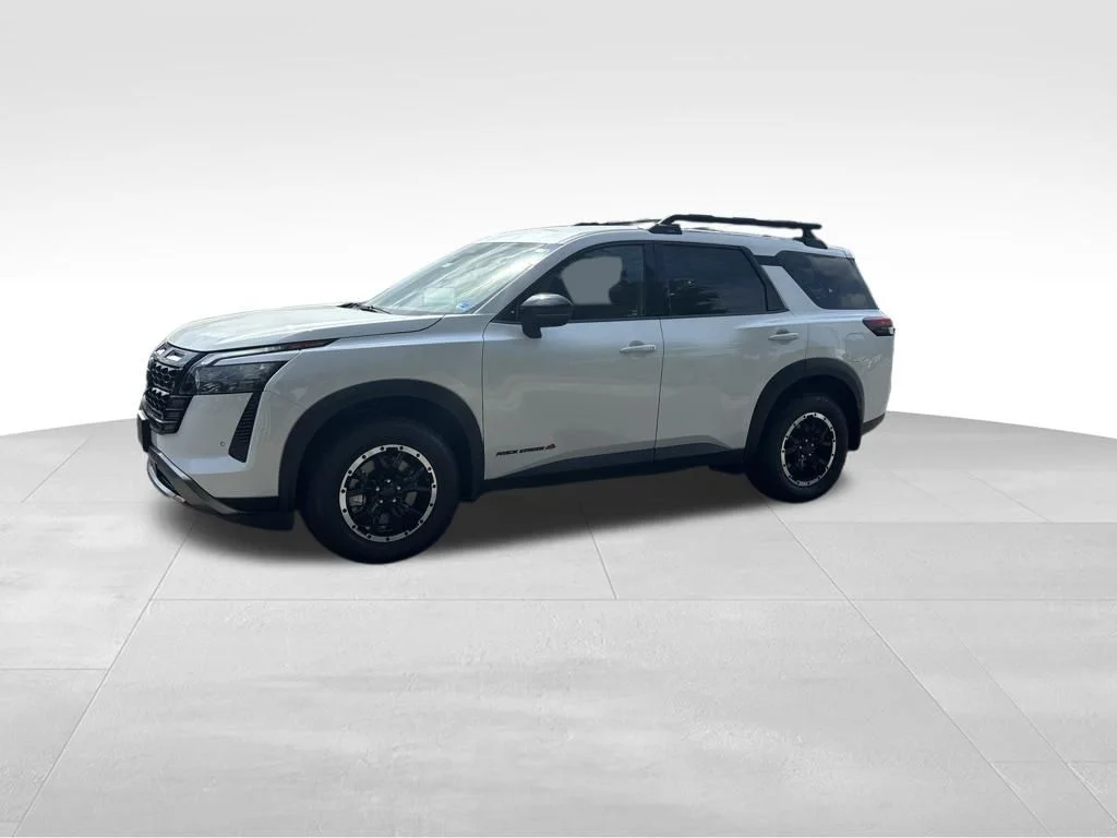 New 2026 Everest White Pearl TriCoat Nissan Rock Creek® image 9