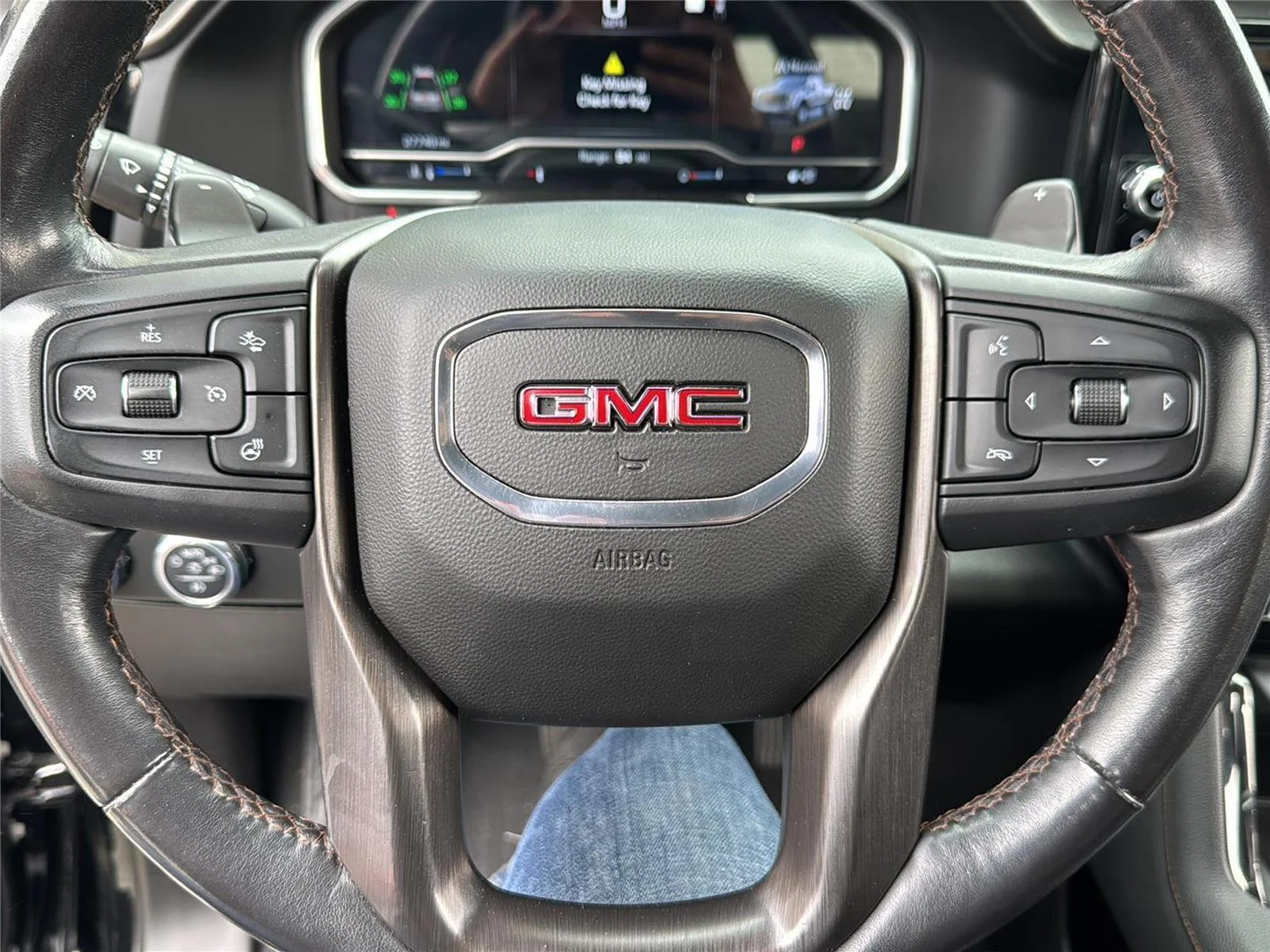 Used 2022 Onyx Black GMC AT4 image 17