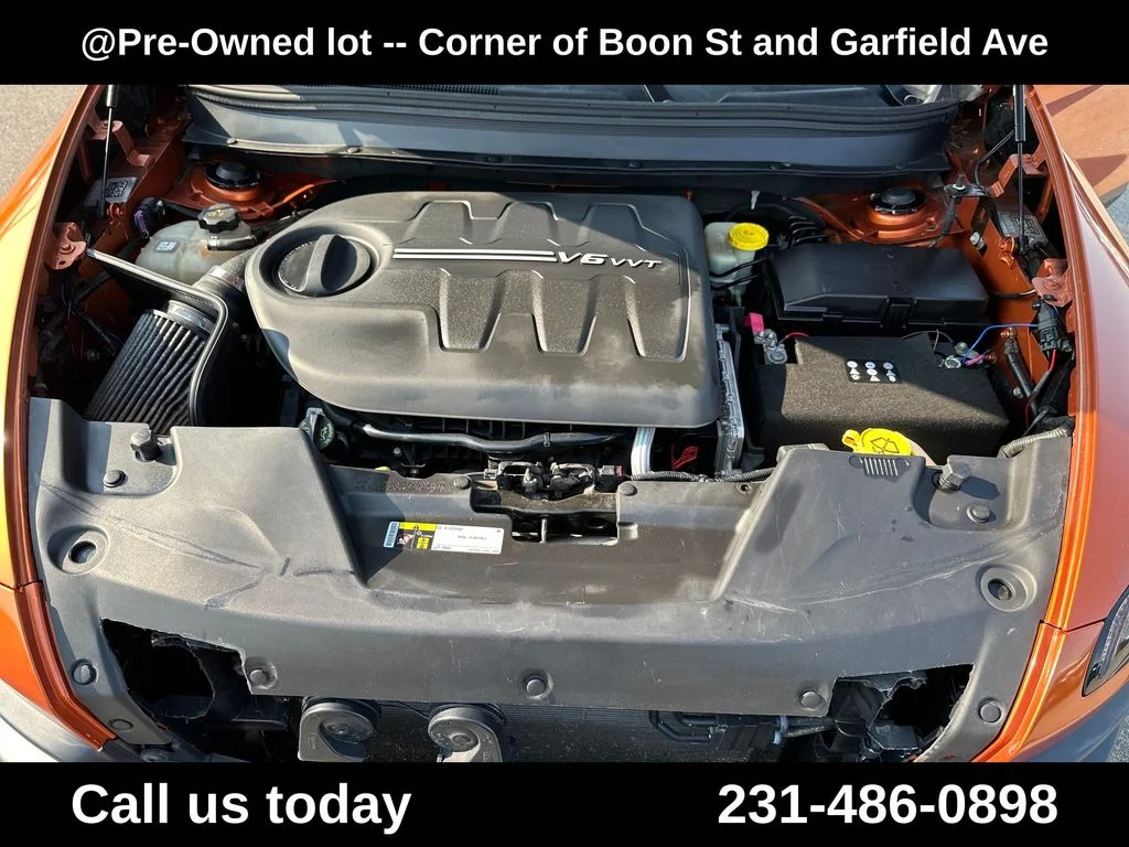 Used 2015 Orange Jeep Trailhawk image 10