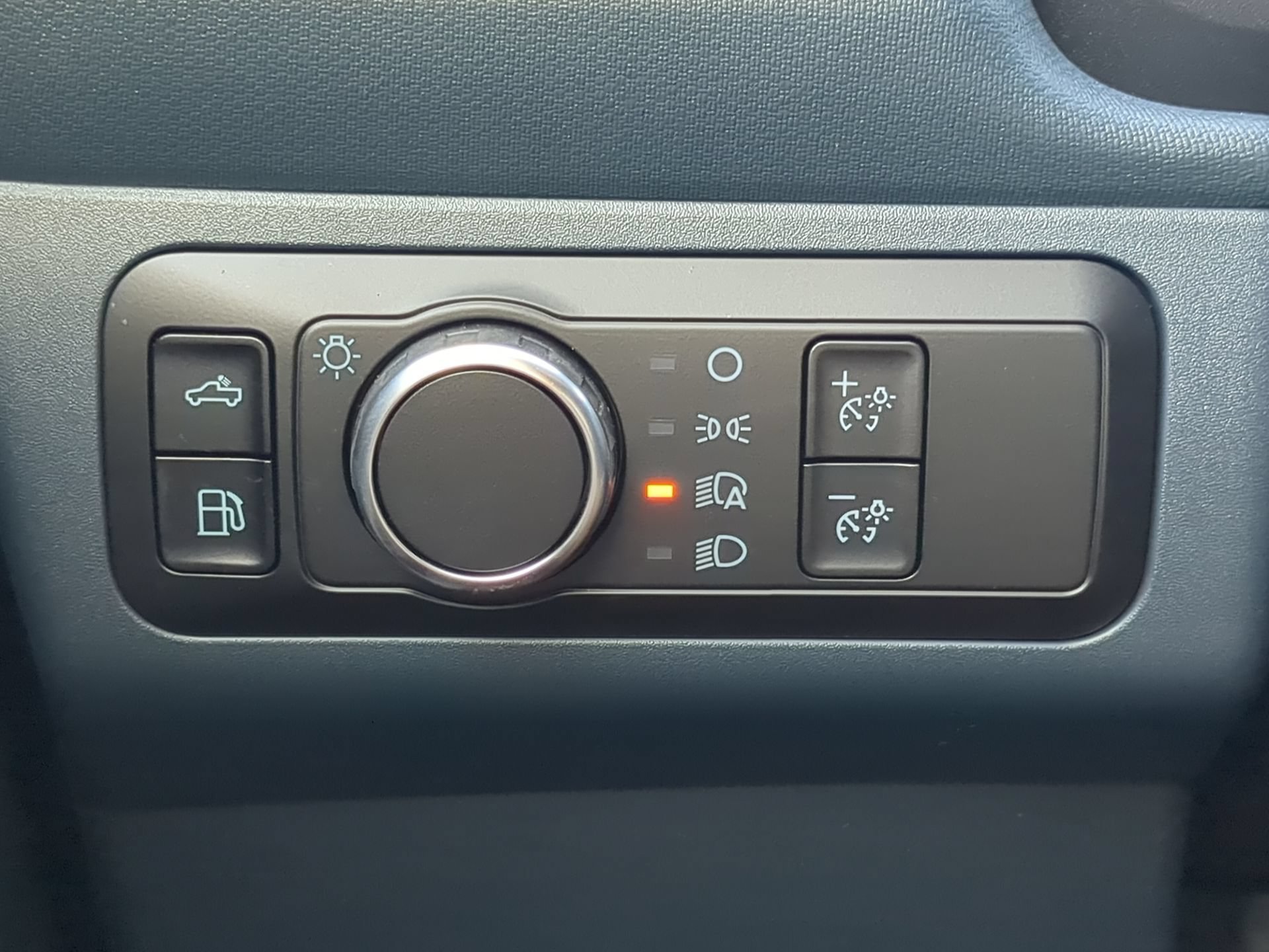New 2026 Carbonized Gray Metallic Ford XLT image 60
