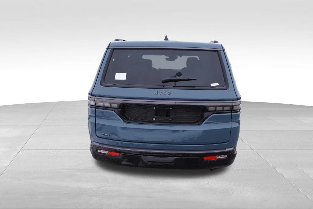 New 2026 Steel Blue Exterior Paint Jeep Limited Altitude image 4