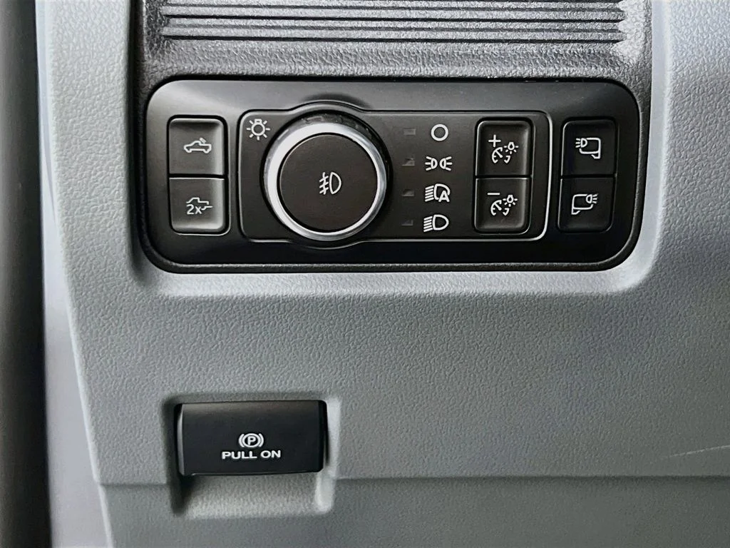 New 2027 Carbonized Gray Metallic Ford XLT image 20