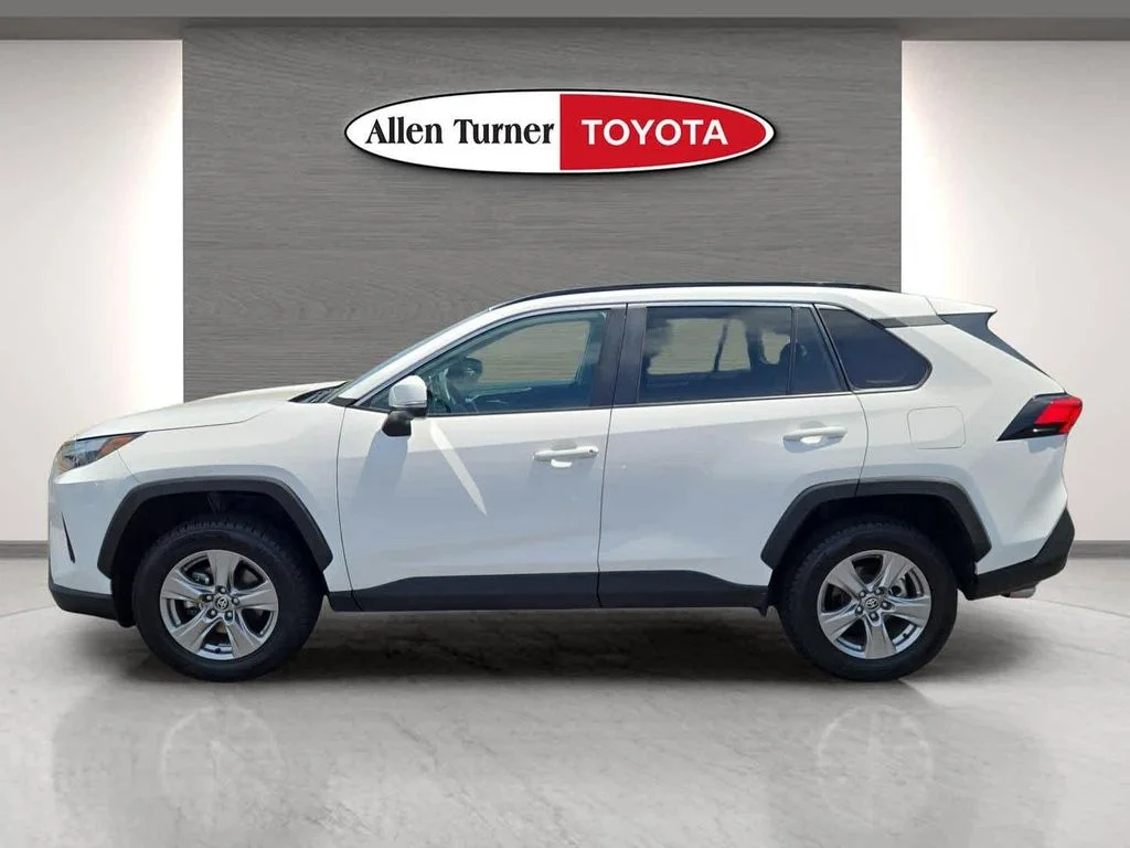 Used 2024 White Toyota XLE image 10