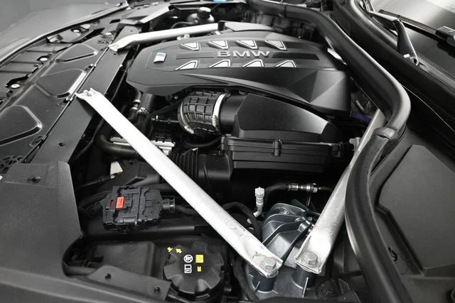 Used 2024 Gray BMW M60i image 25