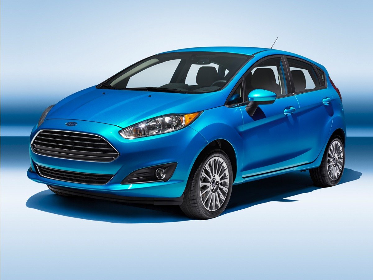 Used 2016  Ford SE image 1