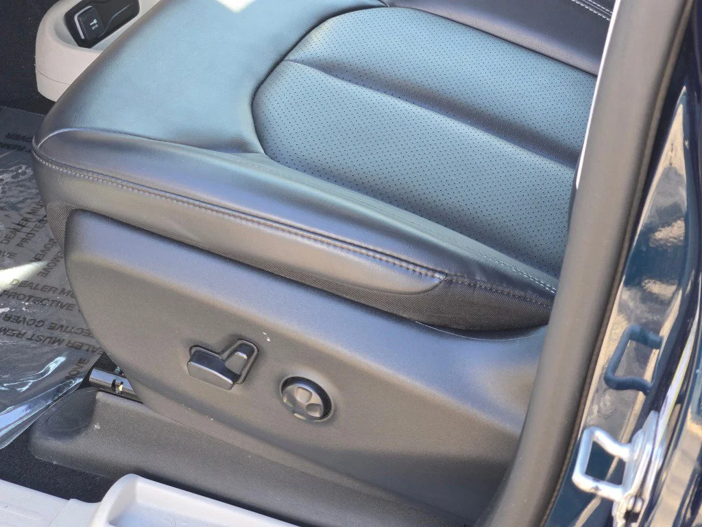 Used 2024 Fathom Blue Pearl Chrysler Hybrid Select image 23
