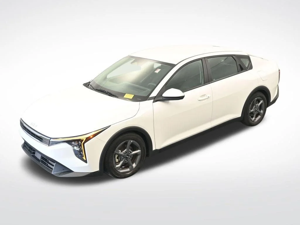 2025 Kia K4 LXS - Photo 20