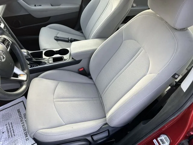 Used 2019 Red Hyundai SE image 15
