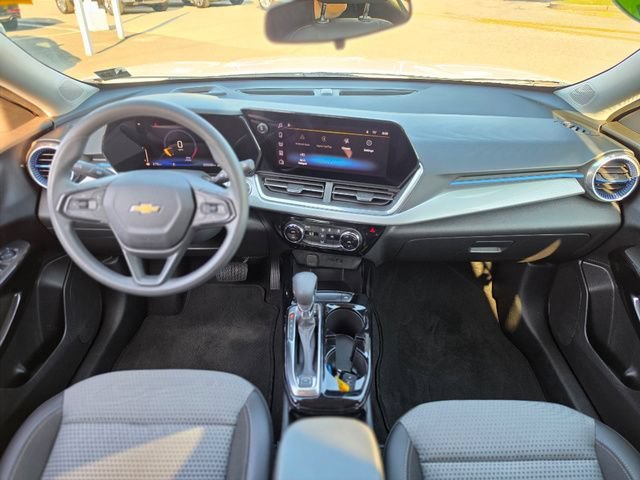 Used 2024 Summit White Chevrolet LT image 2