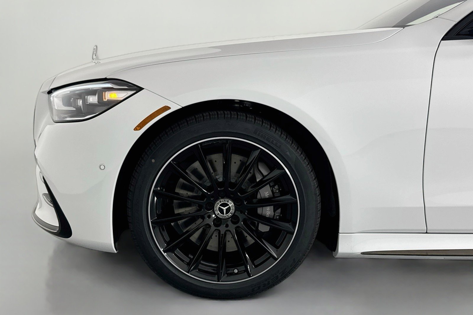 Certified Used 2026 MANUFAKTUR Moonlight White Metallic Mercedes-Benz S 580e image 10