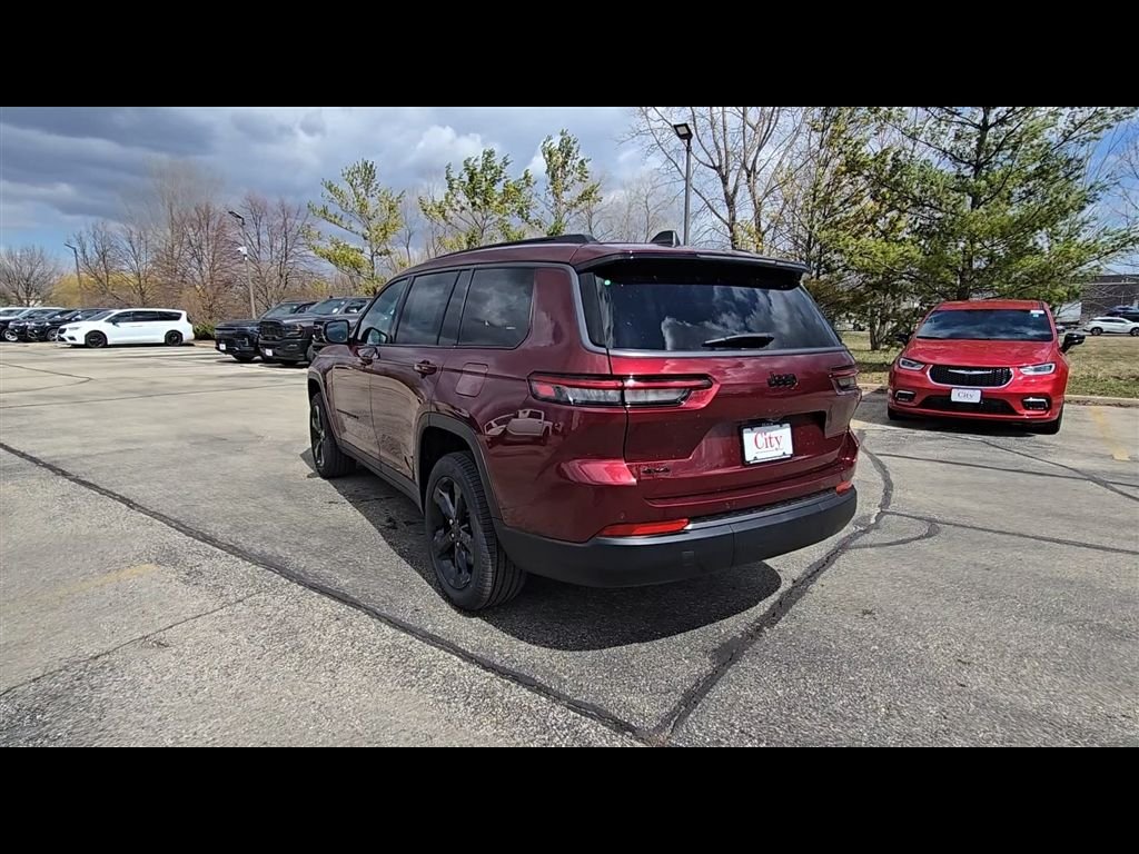 New 2026 Velvet Red Pearl-Coat Exterior Paint Jeep Limited image 6