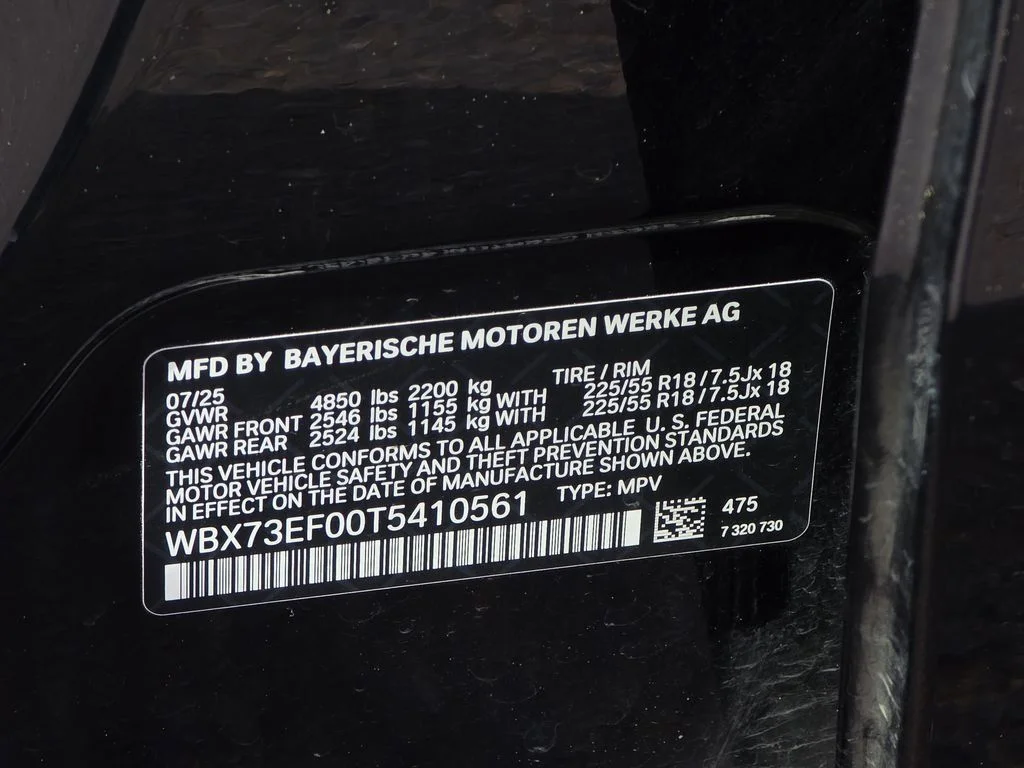 Used 2026 Black Sapphire Metallic BMW xDrive28i image 40
