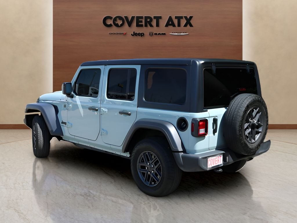 Used 2024  Jeep Sport S image 3
