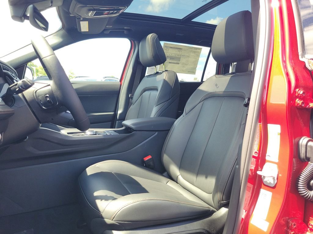 New 2026 Red Hot Pearl-Coat Exterior Paint Jeep Limited image 20