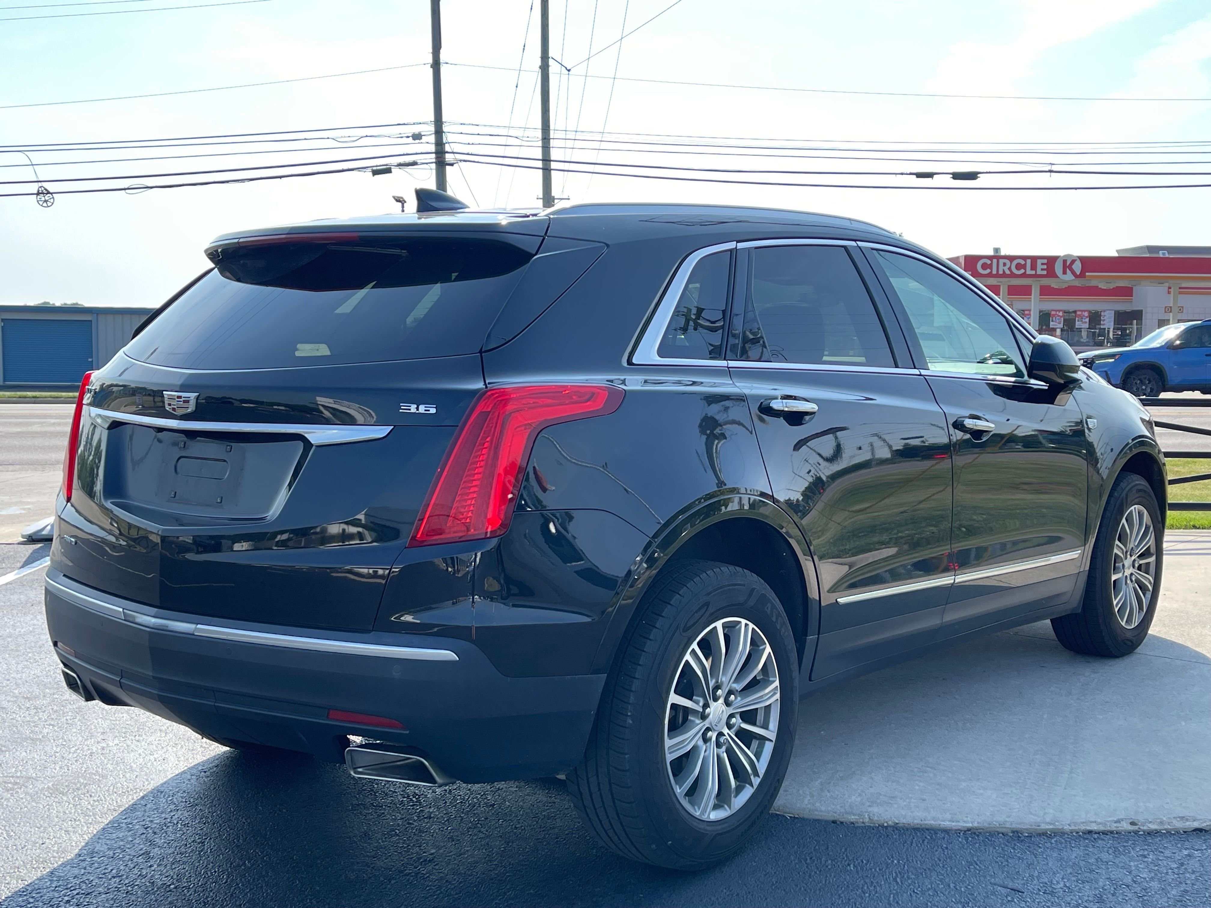 Used 2017 Stellar Black Metallic Cadillac Luxury image 6
