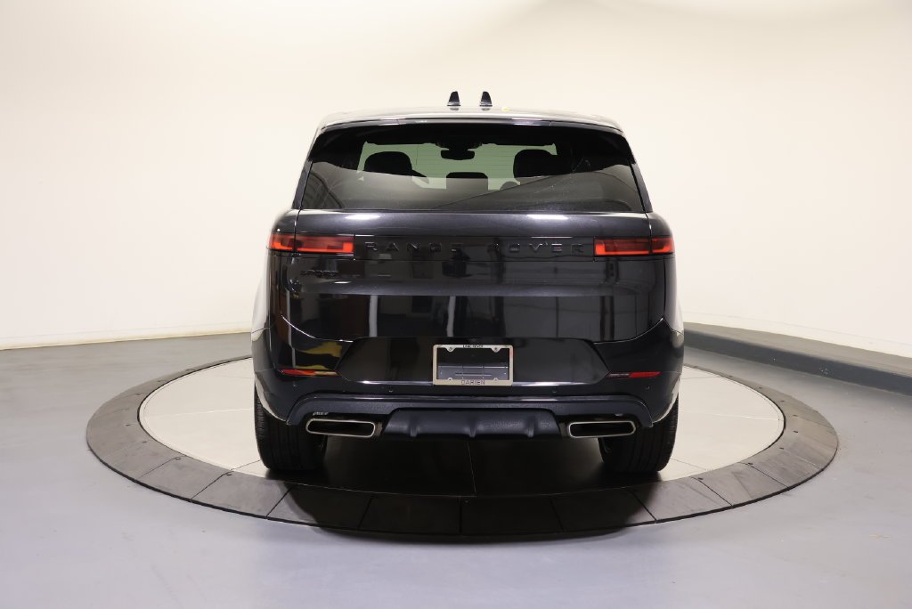 Certified Used 2026 Santorini Black Metallic Land Rover Dynamic SE image 4