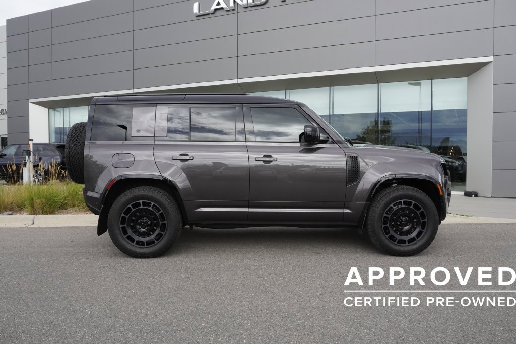 Certified Used 2026 Charente Grey Premium Metallic Land Rover OCTA image 7