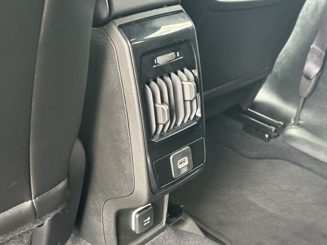 Used 2026 Silver Jeep Latitude image 27