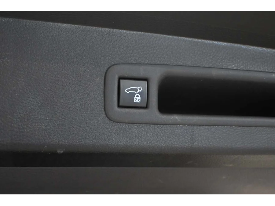 Used 2021 GRAY Toyota XLE Mobility Handicap Van image 26
