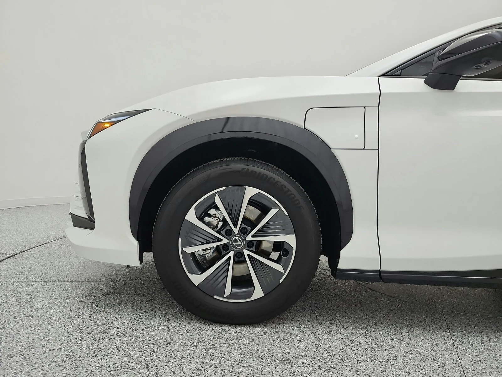 Used 2025 Eminent White Pearl Lexus RZ 300e image 18