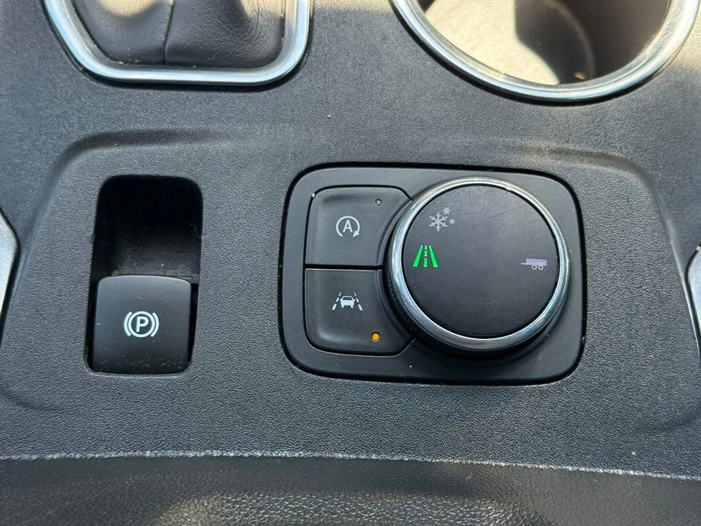 Used 2023 Sterling Gray Metallic Chevrolet LT Cloth image 28