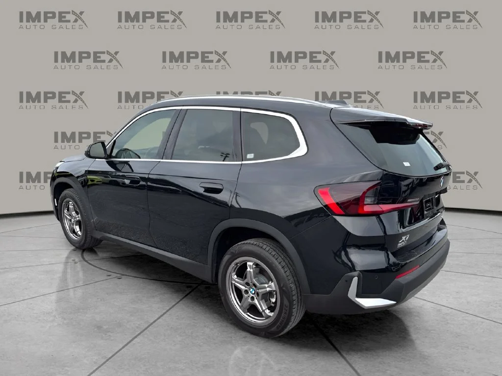 Used 2023 Black BMW xDrive28i image 3