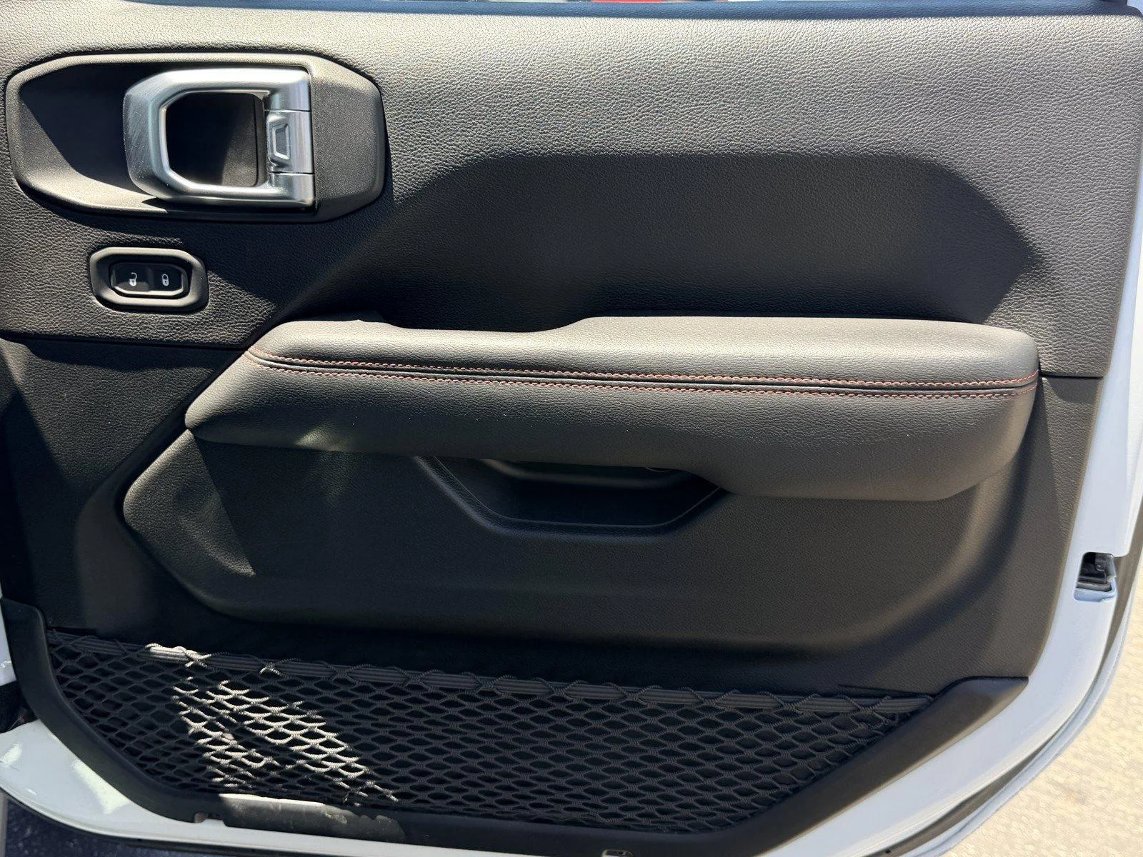 Used 2019 Bright White Clea Jeep Rubicon image 9