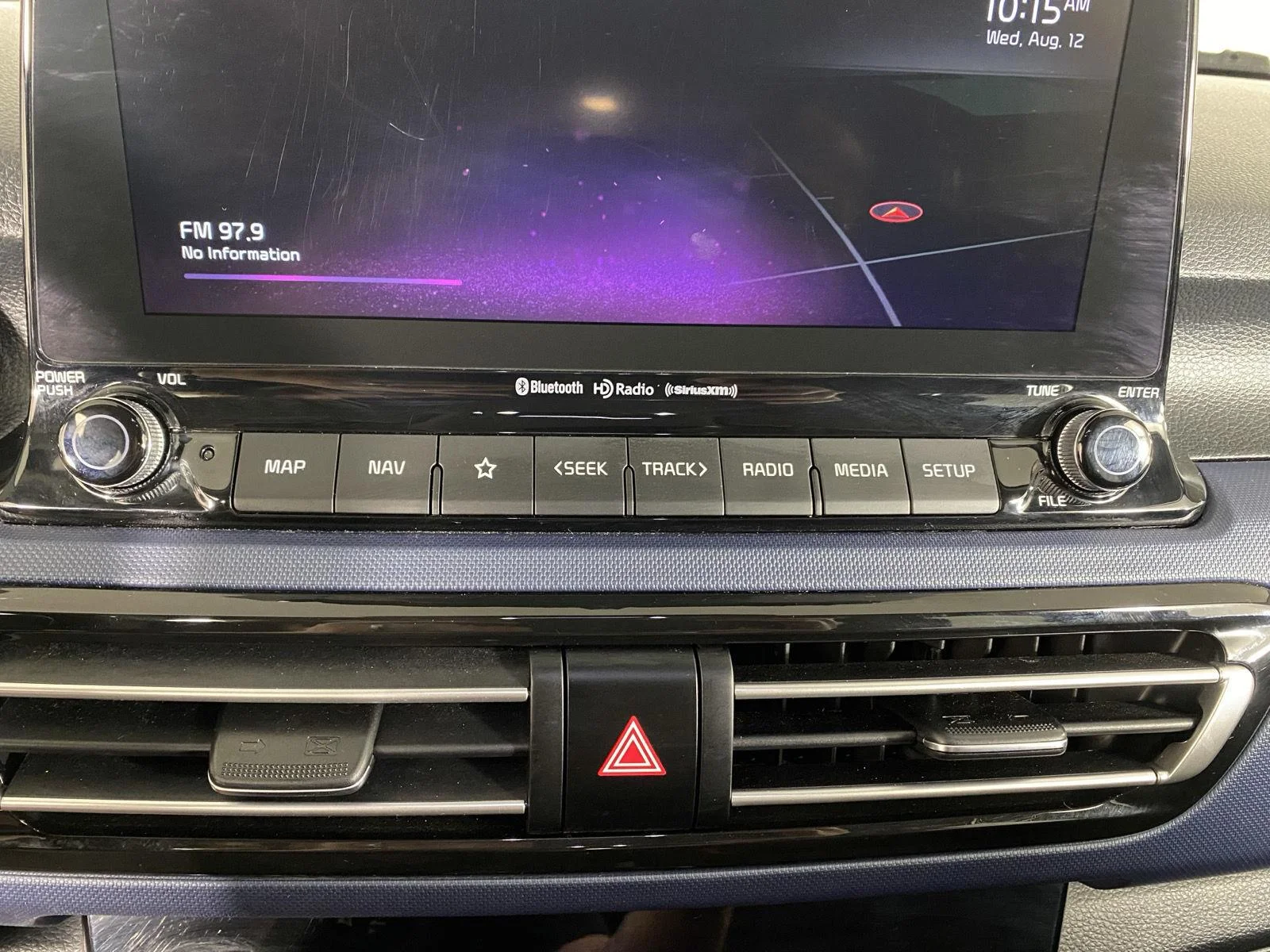 Used 2022 Clear White/Black Roof Kia S image 11