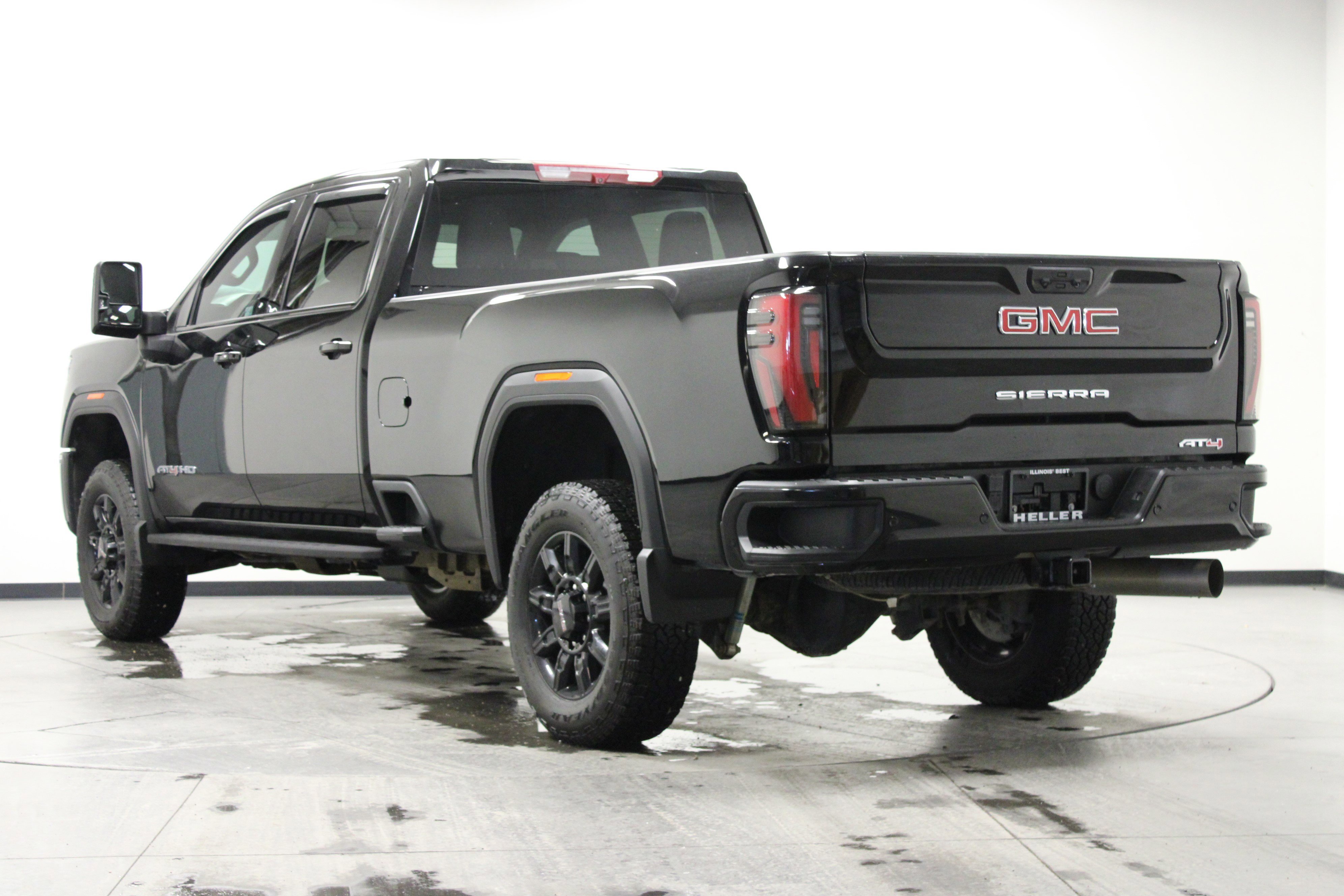 Used 2024 Onyx Black GMC AT4 image 6
