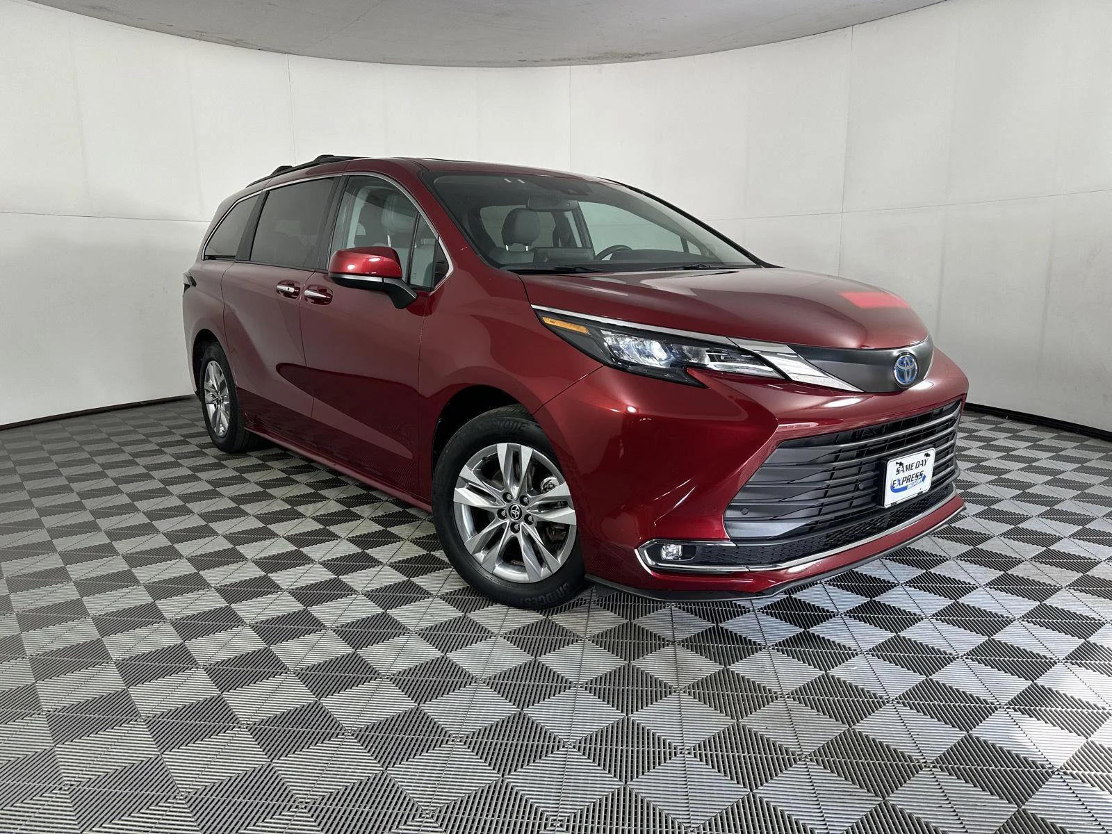 Used 2024 Ruby Flare Pearl Toyota XLE image 23