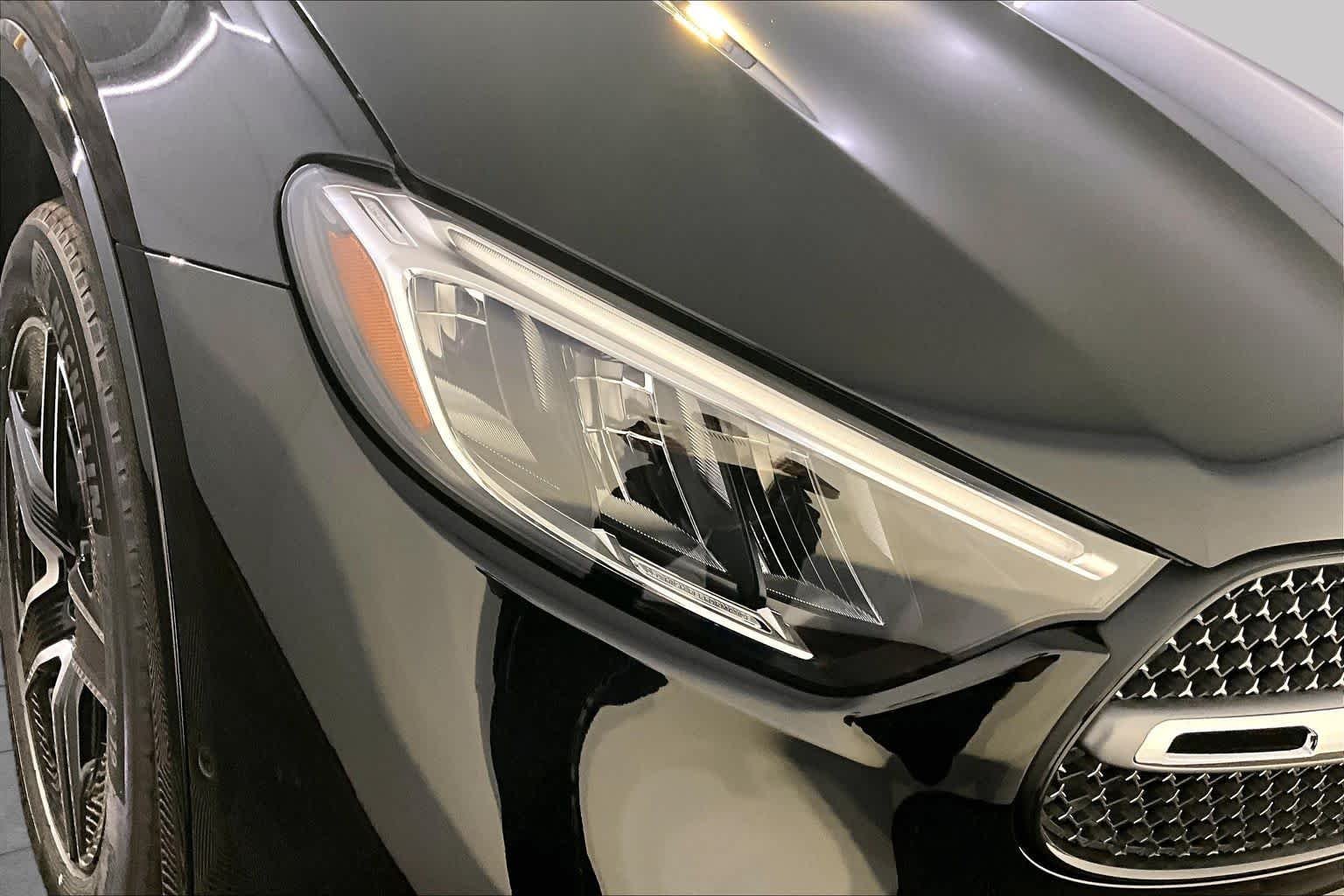 New 2026 Black Mercedes-Benz GLC 300 image 16