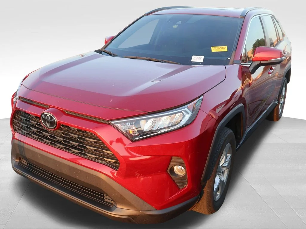 Used 2021 Red Toyota XLE image 6