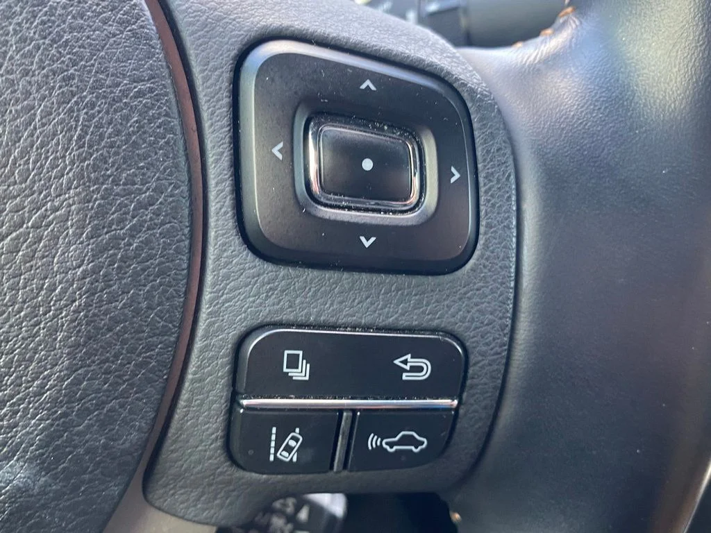 Used 2020 White Lexus 350 image 26