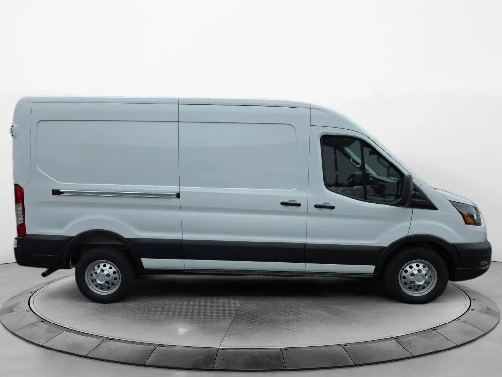 New 2026 Oxford White Ford Cargo Van image 4