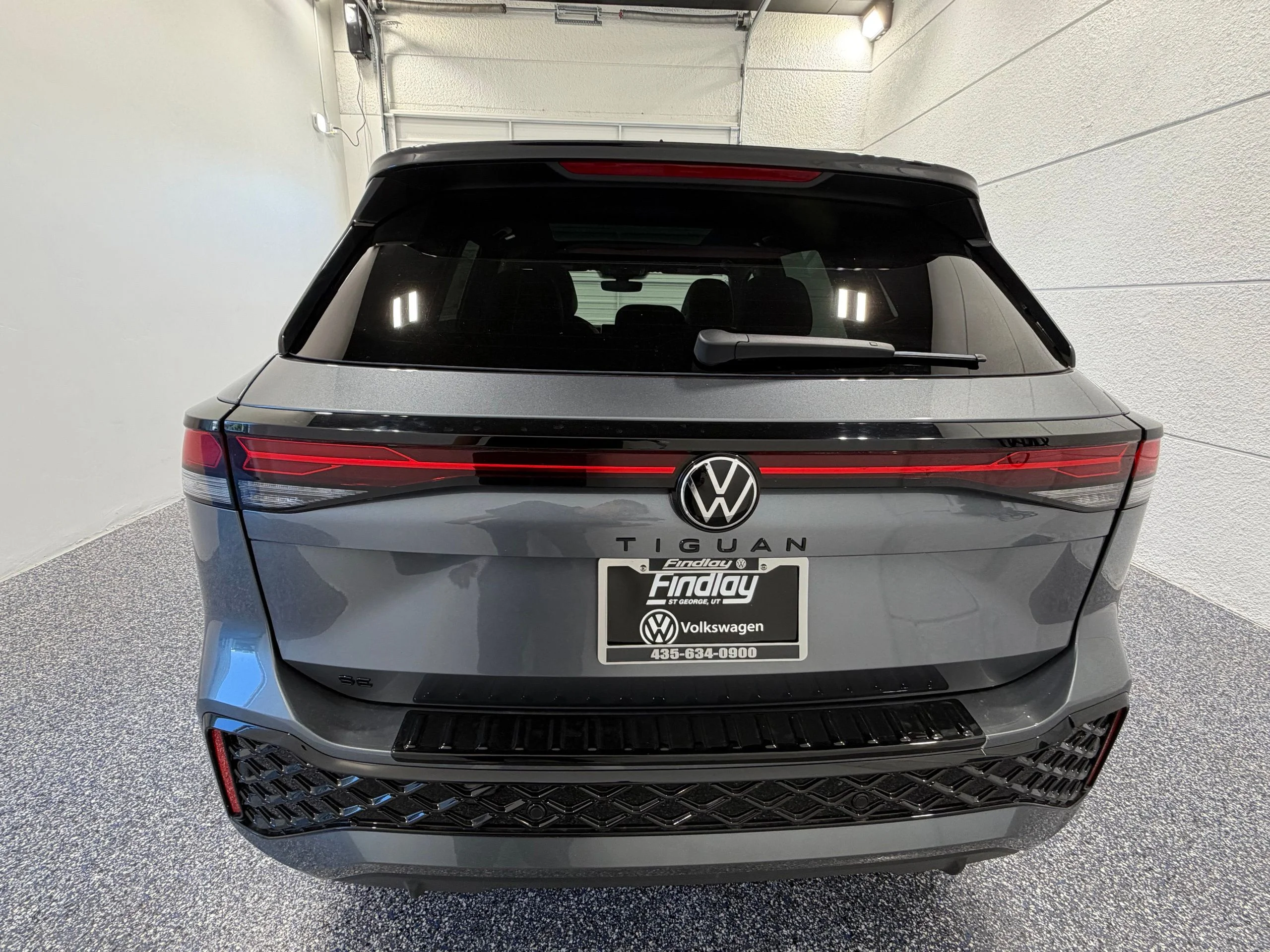 New 2026 Gray Volkswagen SE R-Line Black image 5