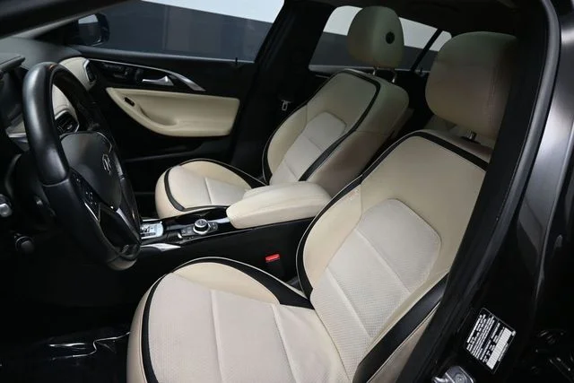Used 2019 Black INFINITI LUXE image 21