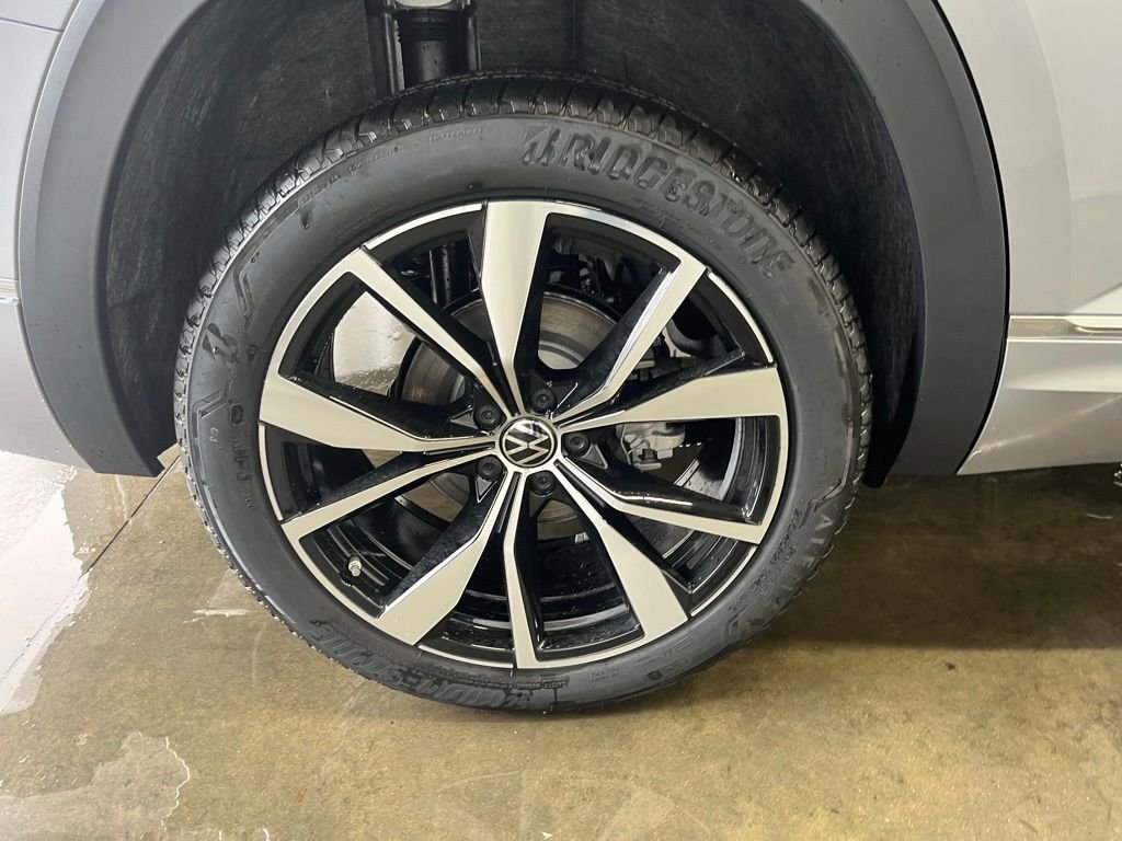 New 2026 Silver Volkswagen 2.0T SEL Premium R-Line image 29