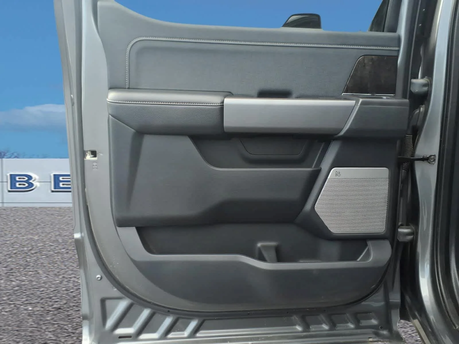Used 2024 Carbonized Gray Metallic Ford LARIAT image 27