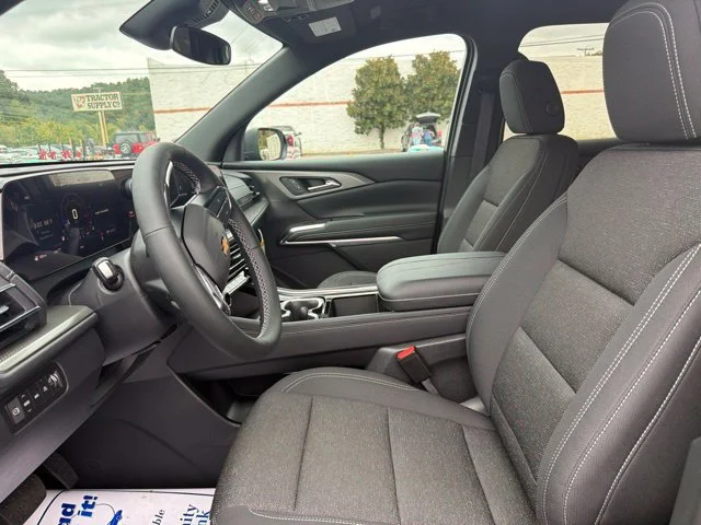 New 2027 Mosaic Black Metallic Chevrolet LT image 28