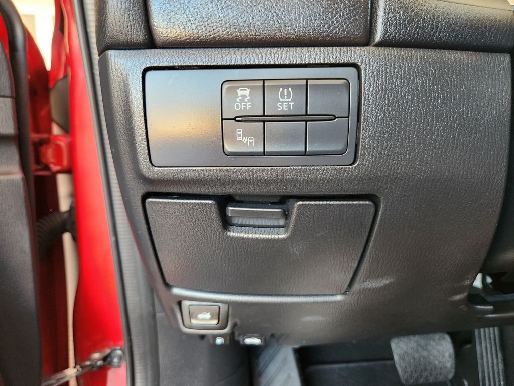 Used 2016 RED Mazda i Touring image 22