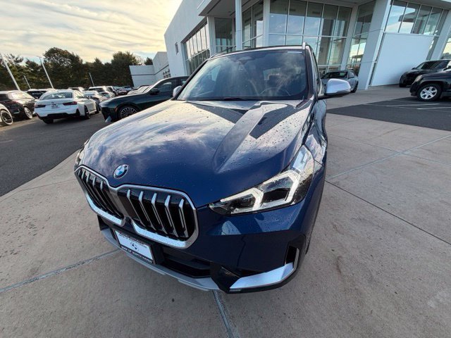 Used 2024 Blue BMW xDrive28i image 9
