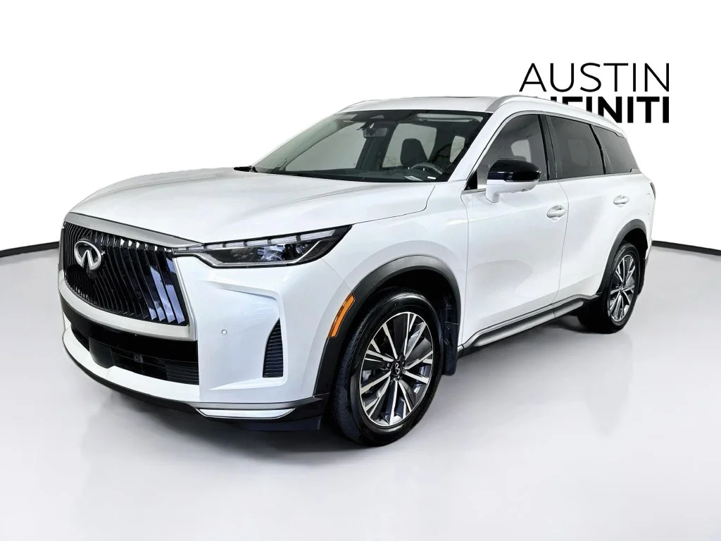 Certified Used 2027 White INFINITI LUXE image 5