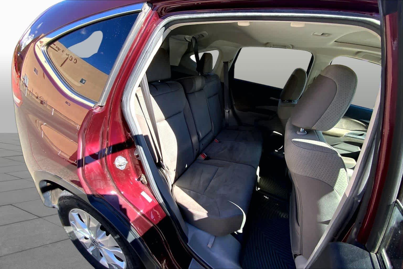 Used 2013 Alabaster Silver Metallic Honda EX image 19