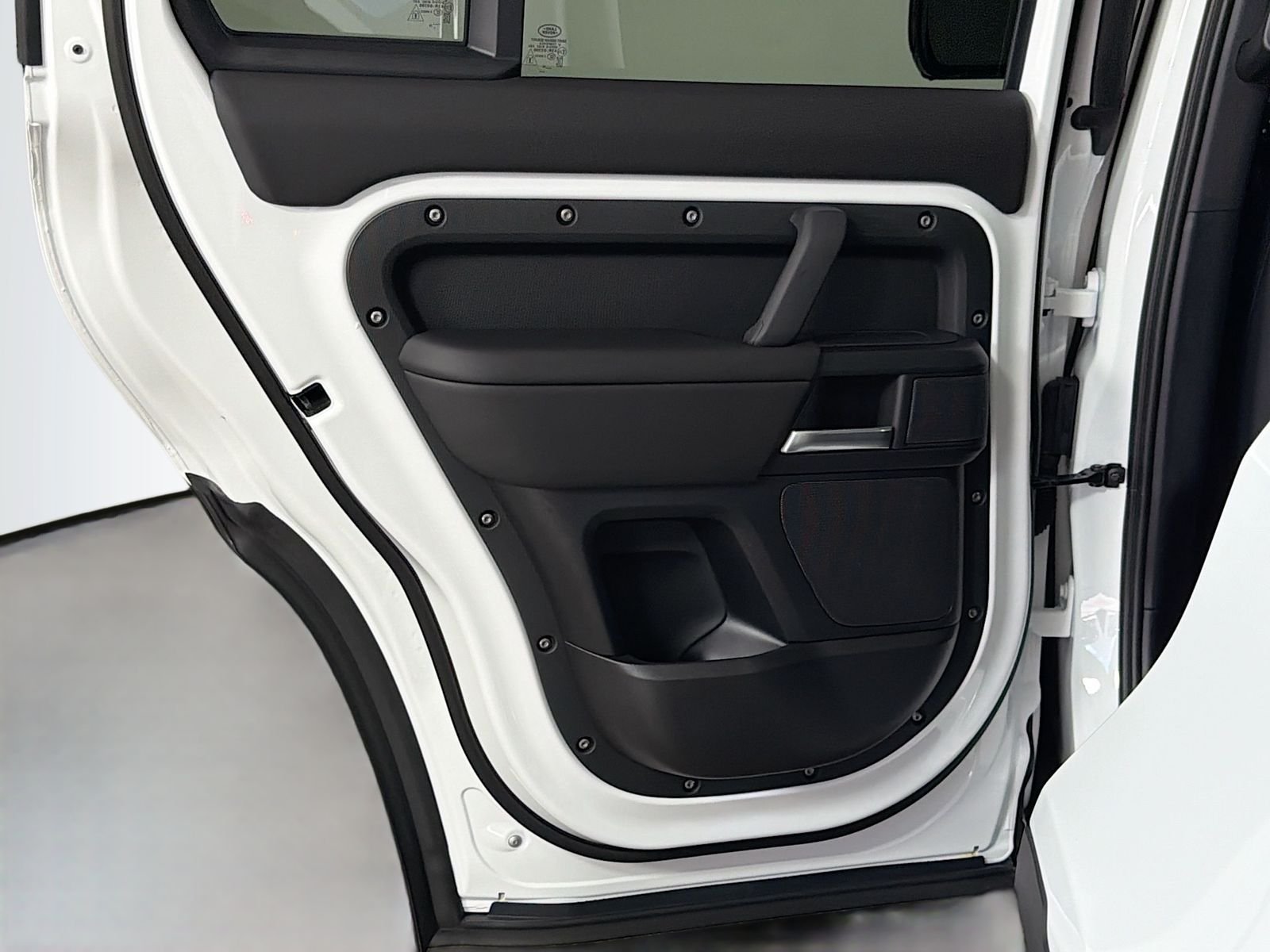 New 2026 Fuji White Land Rover S image 26