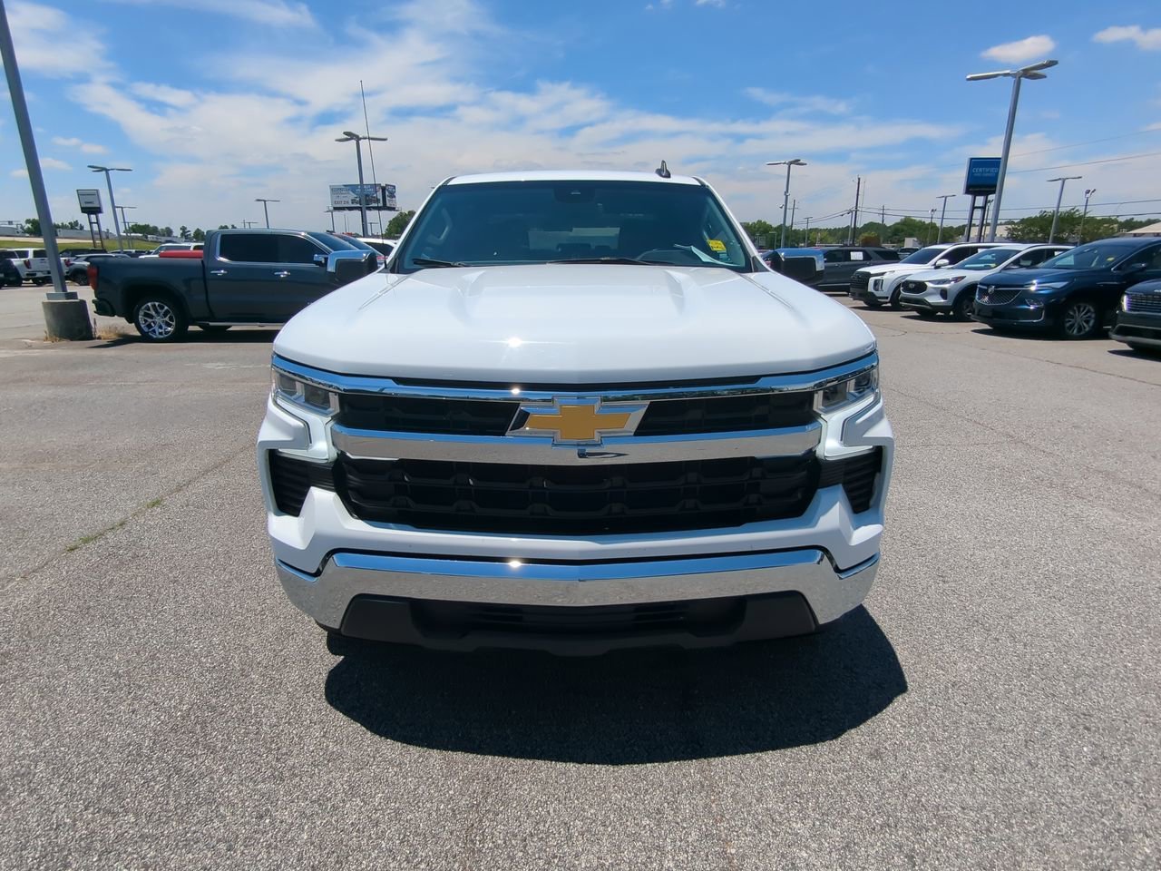 Used 2025 Summit White Chevrolet LT image 8