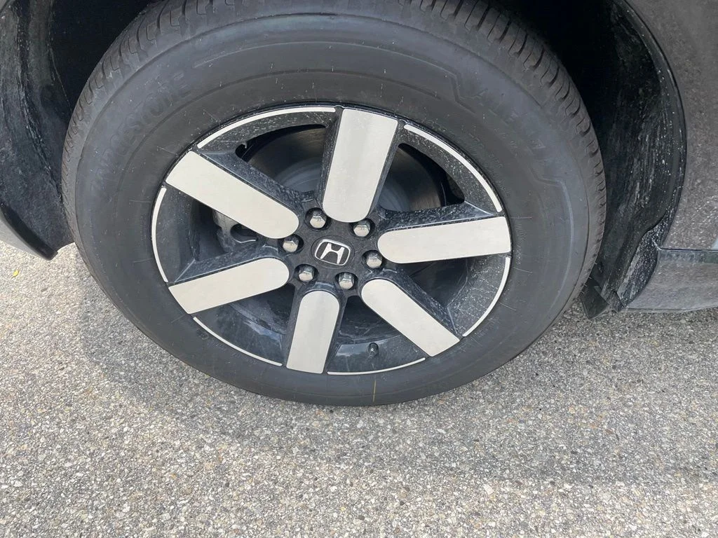 New 2026 Sonic Gray Pearl Honda Touring image 6