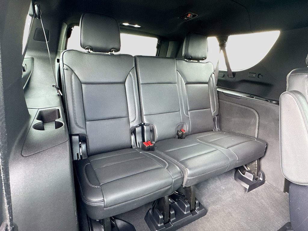 2025 GMC Yukon XL Denali - Photo 29